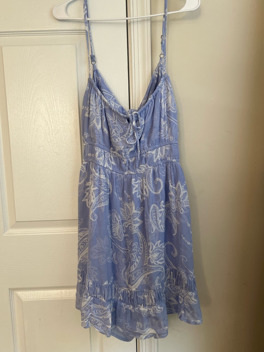 Hollister Blue & White Paisley Open Back Sleeveless Ruffle Hem Mini Dress XL